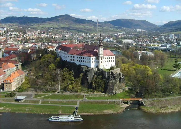 S Jedinecnym Vyhledem * Decin